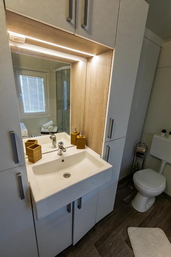 Mobile Home Whit Sea View Lavojesa Drage Exterior foto