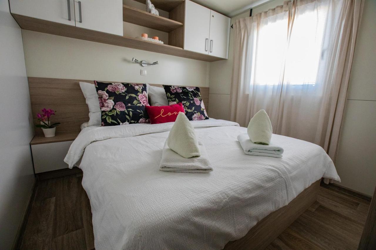 Mobile Home Whit Sea View Lavojesa Drage Exterior foto