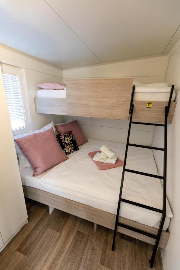 Mobile Home Whit Sea View Lavojesa Drage Exterior foto